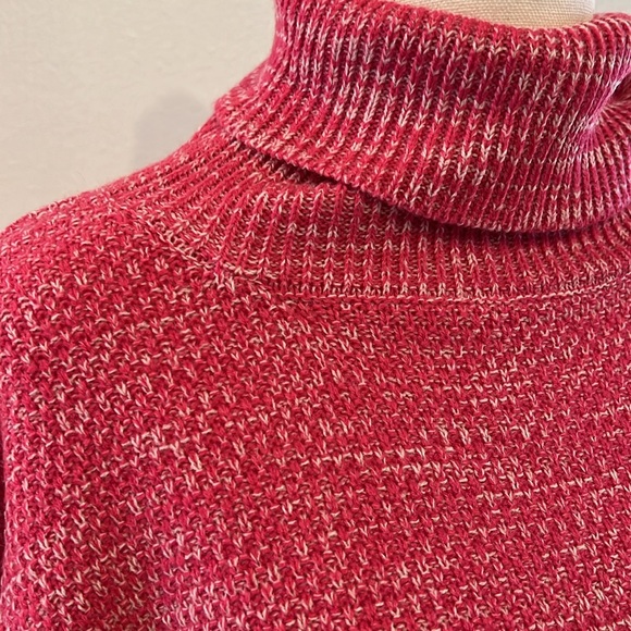 LIKE NEW COZY KNIT TURTLENECK SWEATER - SIZE SMALL - Picture 2 of 8